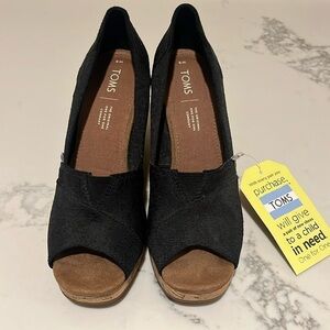 Brand new Toms black wedges, size 8, peep toe, woven black material